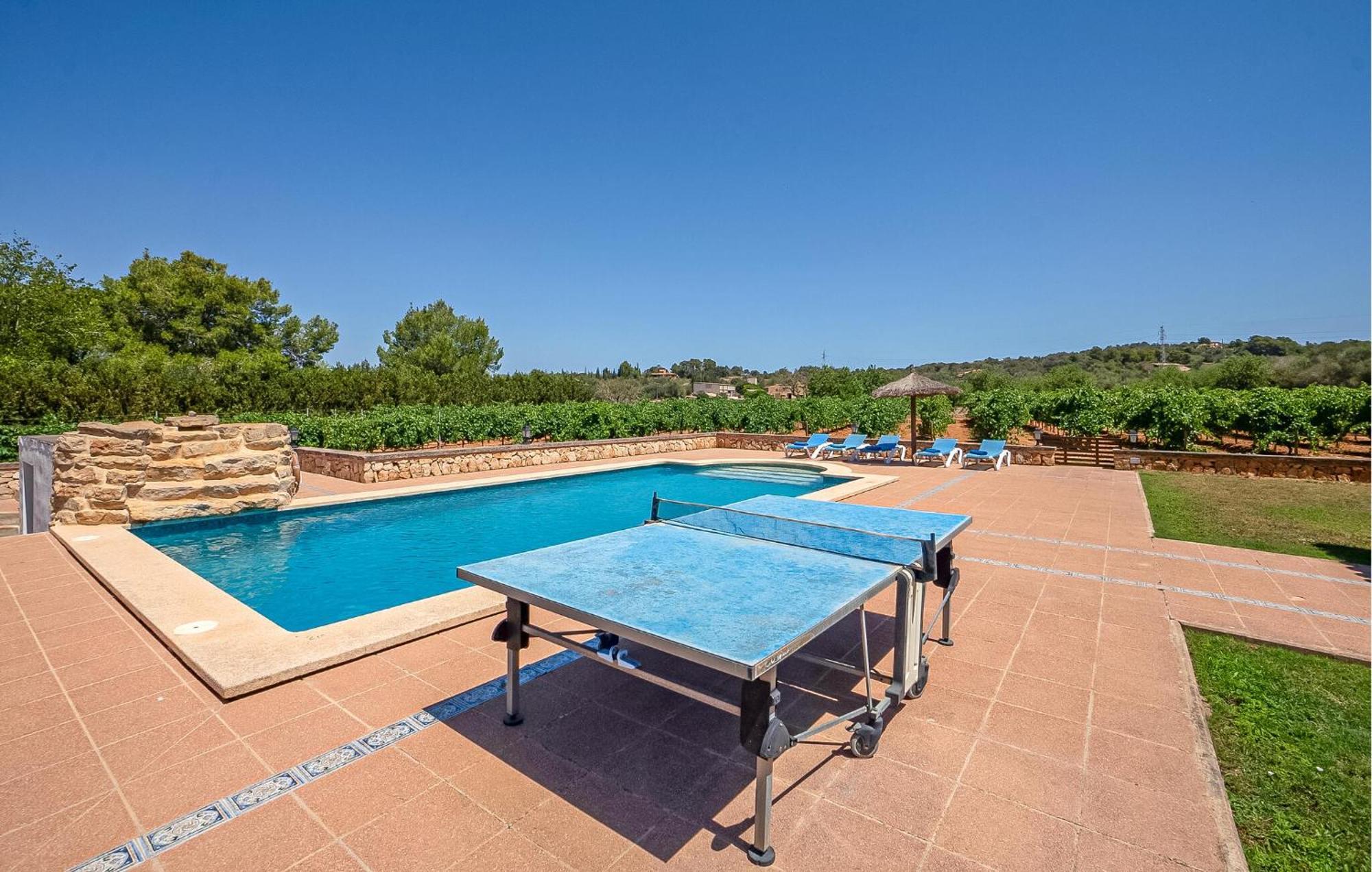 Cozy In With Outdoor Swimming Pool Ferienhaus *