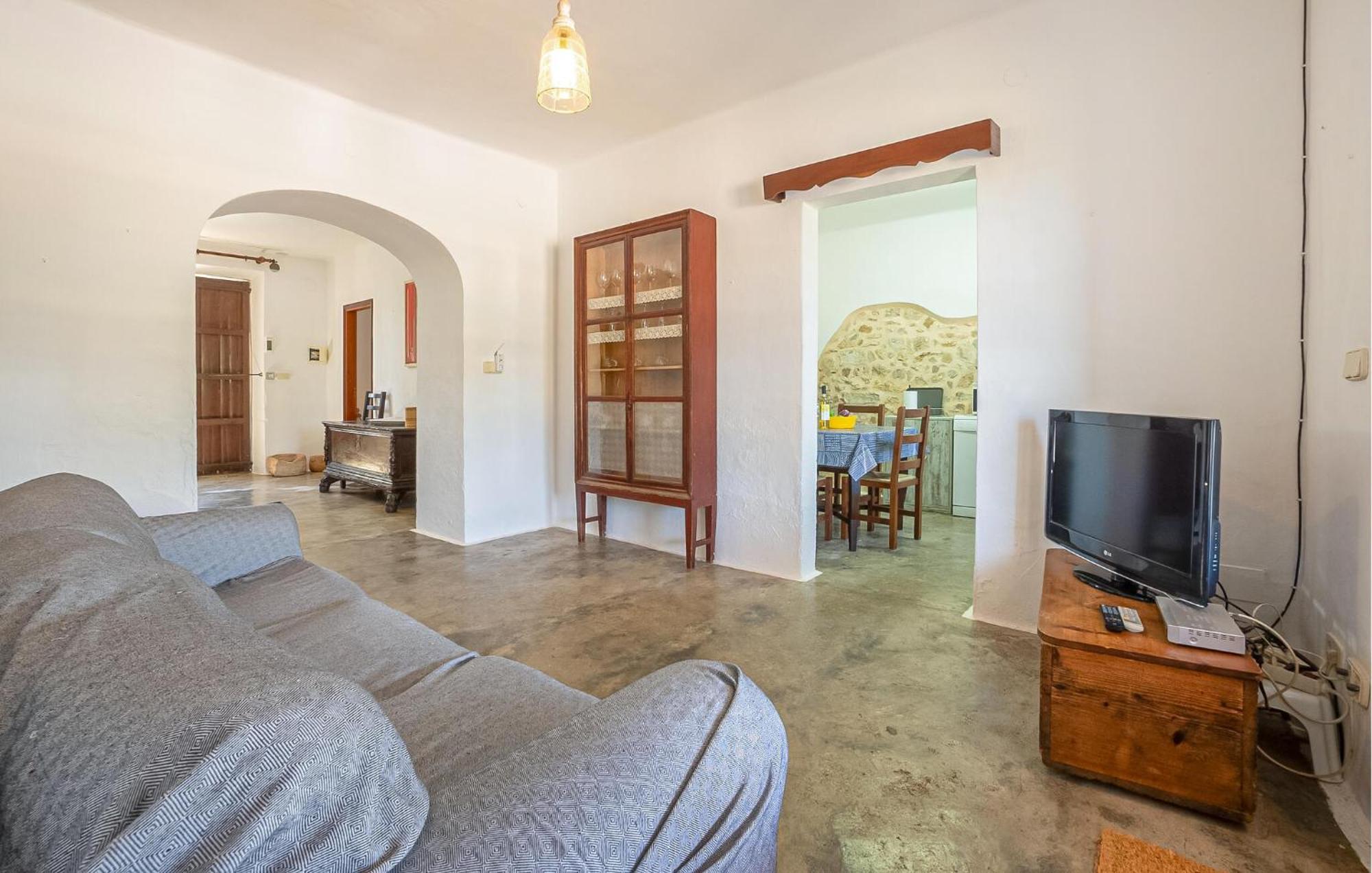Cozy In With Outdoor Swimming Pool Vakantiehuis